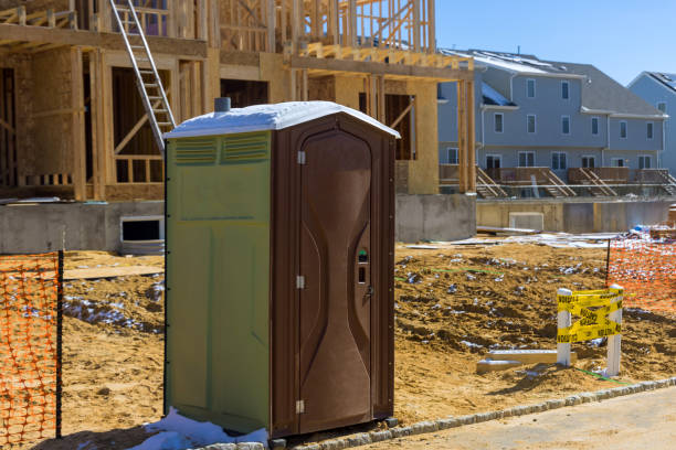 Portable Toilet Options We Offer in Roberts, WI
